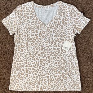 a.n.a Women's Beige Leopard Print V-Neck Tee